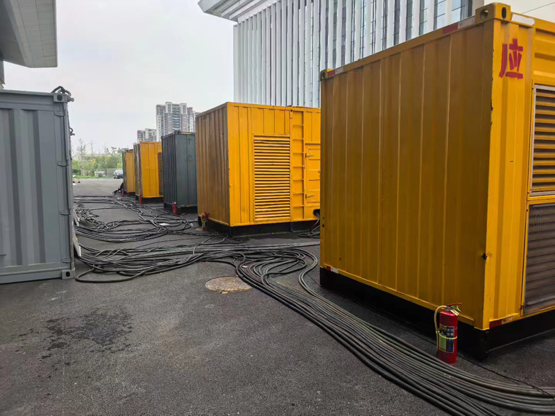 阿里不同季节柴油发电机组保养有哪些注意事项?