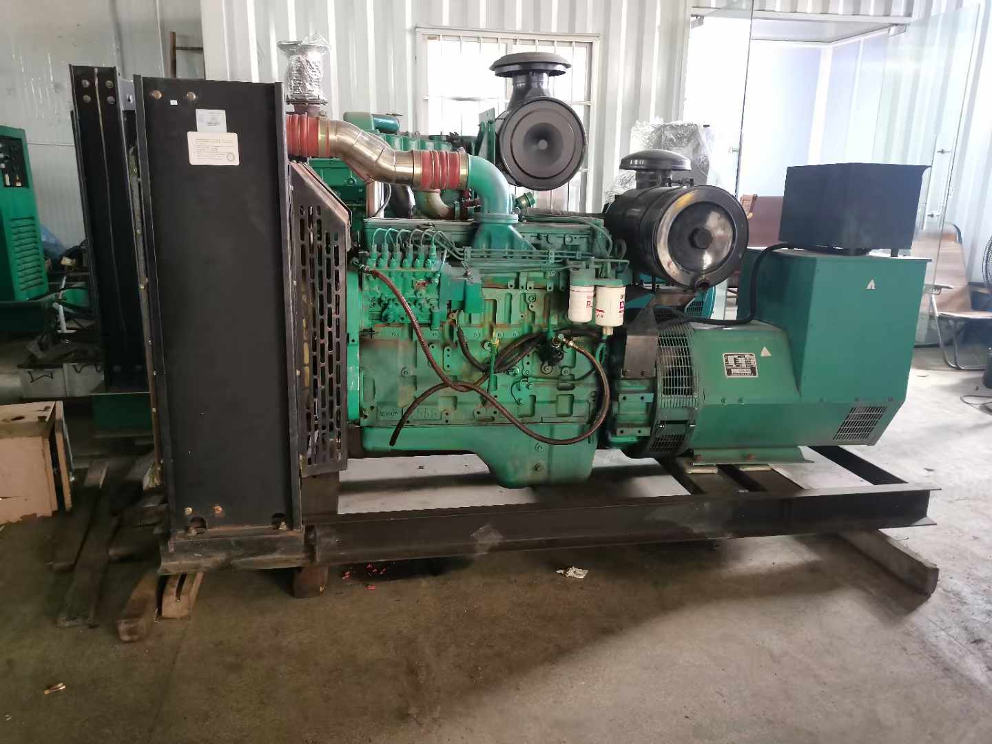 阿里发电机租赁如何确定电缆的承载电流是否在安全范围内？