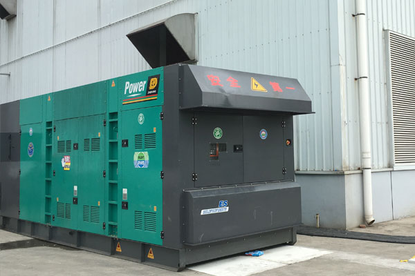 阿里燃油滤清器的更换流程是怎样的？