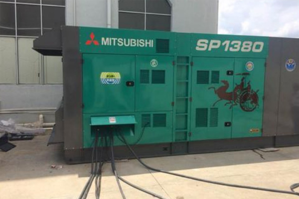 阿里为什么有些柴油发电机组的输出电压可以调节？