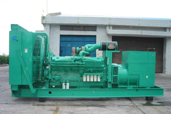 阿里工厂发电机应急发电时如何更准确地检查发电机状态？